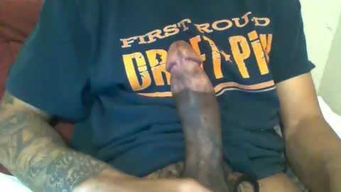 Snapshot of xjonathanxgx chatting on January 13, 4:29 am OmgItsSoFuckingBig online show from January 13, 4:29 am