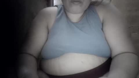 xjuicytits online show from April 28, 2:27 am