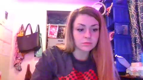 xkittymeowz online show from February 8, 2:15 am