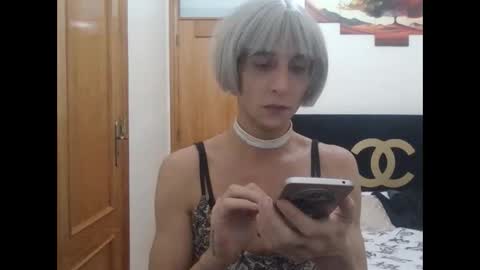 Snapshot of xlecram chatting on December 1, 7:41 pm Wendy online show from December 1, 7:41 pm