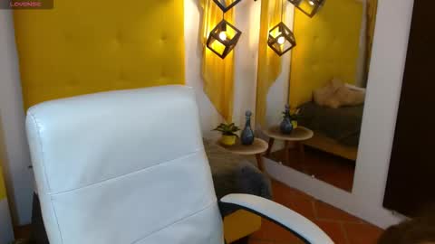 Snapshot of xlunna chatting on November 27, 7:49 pm lunna online show from November 27, 7:49 pm