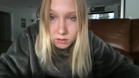 Snapshot of xmckennalynn chatting on November 17, 6:24 pm xmckennalynn online show from November 17, 6:24 pm