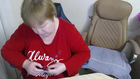 XMollyJaneX online show from February 5, 9:19 pm