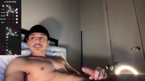 Snapshot of xmomentumx chatting on January 17, 5:12 am xmomentumx online show from January 17, 5:12 am