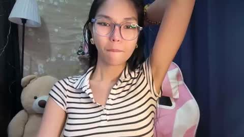Snapshot of xmonica_cummerx chatting on December 15, 9:57 am Sweet Monica online show from December 15, 9:57 am