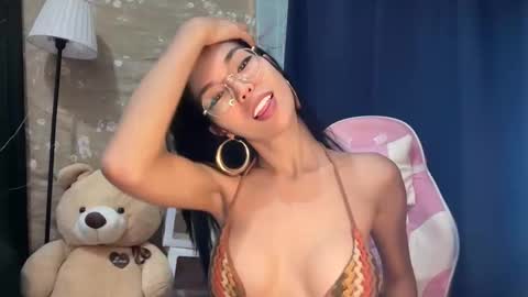 Snapshot of xmonica_cummerx chatting on March 3, 10:43 am Sweet Monica online show from March 3, 10:43 am
