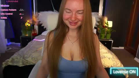 Snapshot of xo_monica chatting on May 7, 5:46 am Monica online show from May 7, 5:46 am