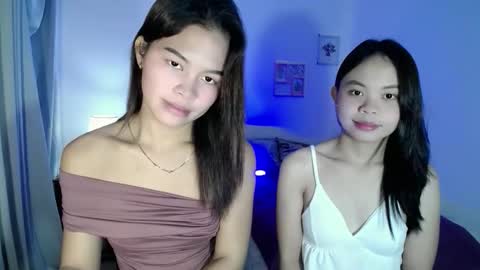 Snapshot of xo_worth_it chatting on February 20, 1:55 pm nathalie online show from February 20, 1:55 pm