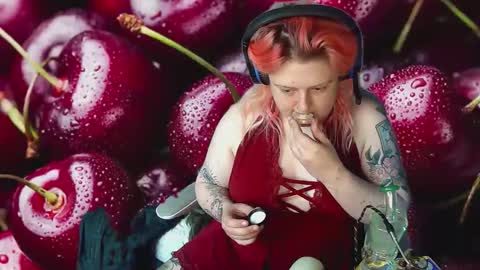 Cherry on Top online show from February 18, 7:32 pm