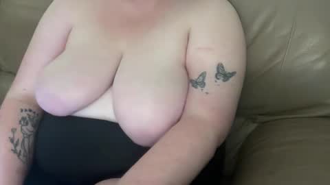 xopeachybaby online show from February 26, 3:38 am