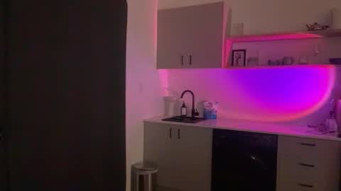 xopeachybaby online show from April 26, 10:46 am