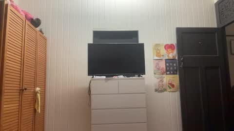 Snapshot of xopeachybaby chatting on June 8, 1:11 pm xopeachybaby online show from June 8, 1:11 pm