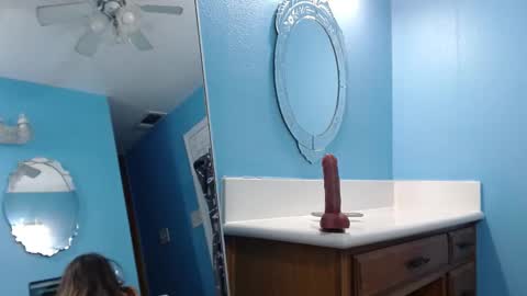 xoprettylittlepoisionxo online show from October 2, 6:37 pm