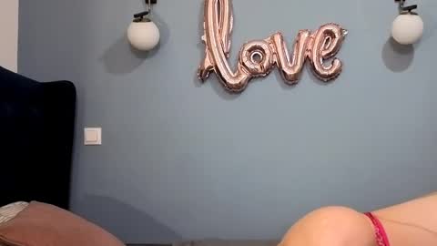 Snapshot of xsexycouples chatting on March 7, 10:32 pm AnnaMaee online show from March 7, 10:32 pm