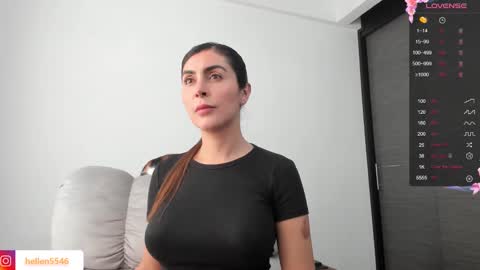 Snapshot of xspecialroomx chatting on December 22, 8:36 pm Hellen Sofia instagram hellen5546 online show from December 22, 8:36 pm