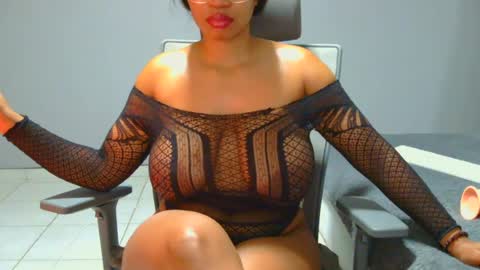 Snapshot of xspiketeex chatting on June 25, 5:12 am spykeXtee online show from June 25, 5:12 am