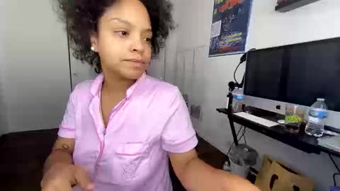 xStarGazingx online show from October 10, 7:13 pm