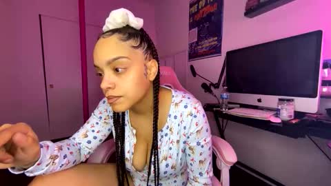 xStarGazingx online show from December 4, 7:17 am