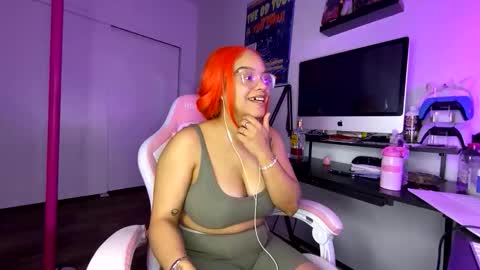 xStarGazingx online show from March 16, 5:13 am