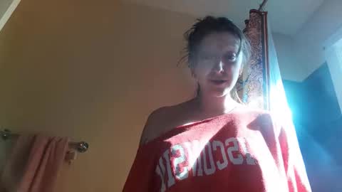 Snapshot of xsunsub chatting on March 1, 8:11 pm Sunny Daze online show from March 1, 8:11 pm