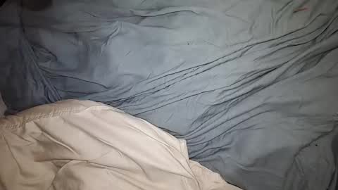 Snapshot of xtclover85 chatting on February 11, 1:43 am xtclover85 online show from February 11, 1:43 am