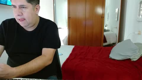 thiagoeva online show from October 27, 8:40 am