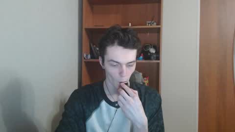 traqqq online show from October 11, 9:02 pm