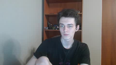 traqqq online show from October 23, 7:45 pm