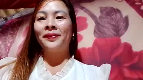 Snapshot of xuxulove00 chatting on December 22, 1:35 am xuxulove00 online show from December 22, 1:35 am