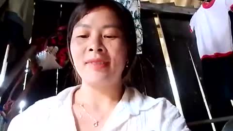 Snapshot of xuxulove00 chatting on June 7, 2:27 am xuxulove00 online show from June 7, 2:27 am