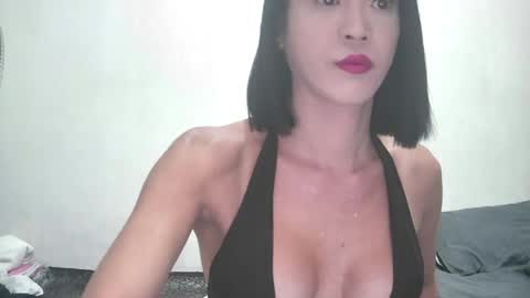 Snapshot of xxglamonatrixx chatting on June 17, 4:37 am Raine online show from June 17, 4:37 am
