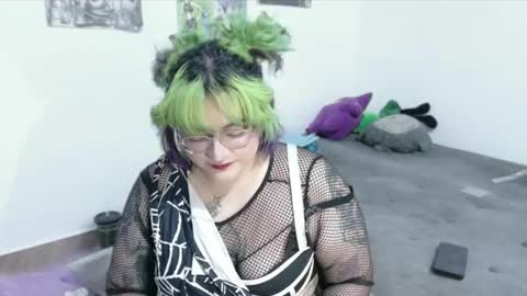 xxgreengoodxx online show from April 19, 8:44 pm