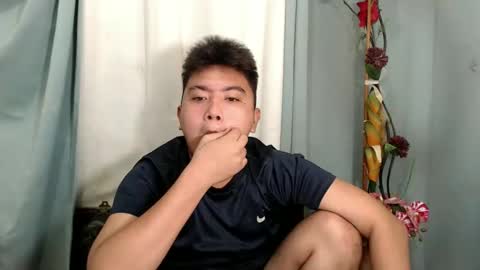 Snapshot of xxhotloyd_cummerx chatting on December 30, 5:13 pm Loyd online show from December 30, 5:13 pm