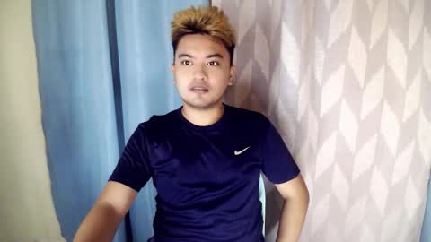 Snapshot of xxhotloyd_cummerx chatting on November 1, 8:22 pm Loyd online show from November 1, 8:22 pm