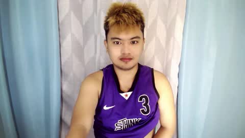 Snapshot of xxhotloyd_cummerx chatting on November 3, 1:40 am Loyd online show from November 3, 1:40 am