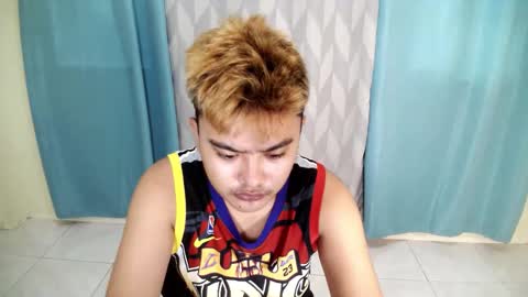 Snapshot of xxhotloyd_cummerx chatting on November 5, 5:07 am Loyd online show from November 5, 5:07 am