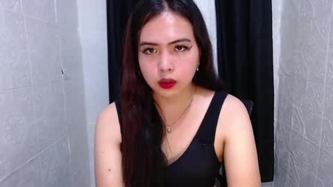 Snapshot of xxhotsexydivinexx chatting on March 9, 3:01 am divine online show from March 9, 3:01 am