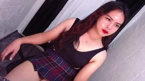 Snapshot of xxhotsexydivinexx chatting on March 11, 4:43 am divine online show from March 11, 4:43 am