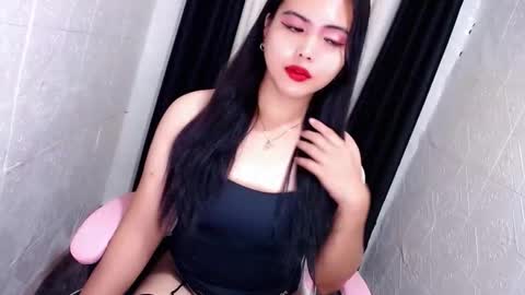 Snapshot of xxhotsexydivinexx chatting on September 9, 11:15 pm divine online show from September 9, 11:15 pm