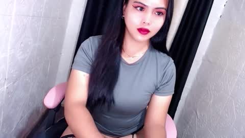 Snapshot of xxhotsexydivinexx chatting on October 12, 7:57 pm divine online show from October 12, 7:57 pm