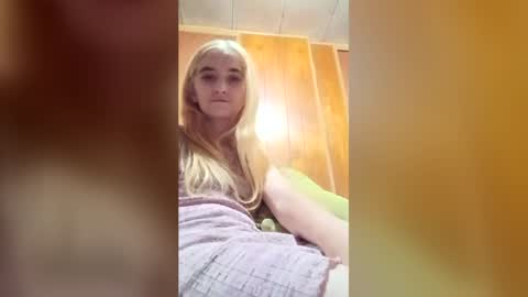 xxjessiebugxx online show from June 18, 2:56 am