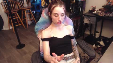 Lilith online show from October 24, 3:25 am