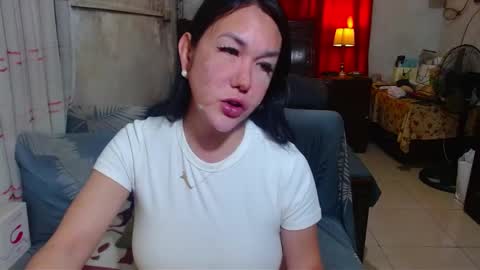Snapshot of xxmiranda_greyxx chatting on January 27, 1:05 am sexyyanna4u online show from January 27, 1:05 am