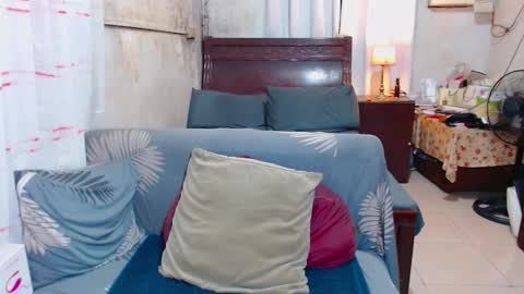 Snapshot of xxmiranda_greyxx chatting on September 20, 12:22 am sexyyanna4u online show from September 20, 12:22 am