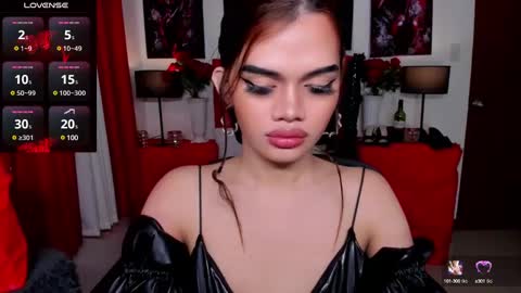 Snapshot of xxnaughty_angel chatting on February 6, 8:07 am Angel online show from February 6, 8:07 am