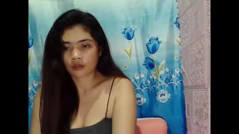 xxolevia online show from January 7, 11:45 am