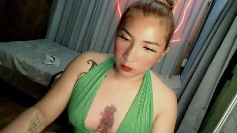 Snapshot of xxsassyfox chatting on February 15, 4:47 pm xxsassyfox online show from February 15, 4:47 pm
