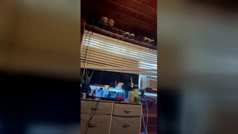 xxsavagedesiresxx online show from May 16, 2:41 am