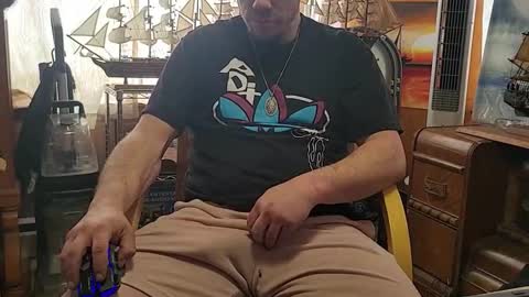 xxScubaStevexx online show from March 22, 5:05 pm