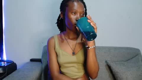 xxsexytalia28 online show from October 16, 7:59 pm